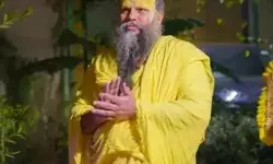 प्रेमानंद महाराज को किडनी डोनेट की पेशकश कर बोला मुस्लिम युवक... प्रेमानंद महाराज को किडनी डोनेट की पेशकश कर बोला मुस्लिम युवक...