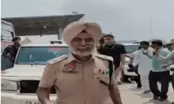 BJP के प्रदेश अध्यक्ष को पुलिस में उठाया- कैंप जाते वक्त रोका BJP के प्रदेश अध्यक्ष को पुलिस में उठाया- कैंप जाते वक्त रोका