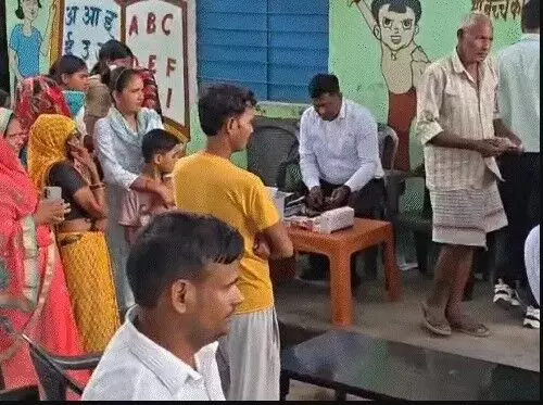 मेले में चाट पकौड़ी खाकर संकट में पडी 60 से ज्यादा बच्चों की जान