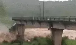 पठानकोट को हिमाचल से जोड़ने वाला पुल टूटा- अमृतसर तक हाई अलर्ट..