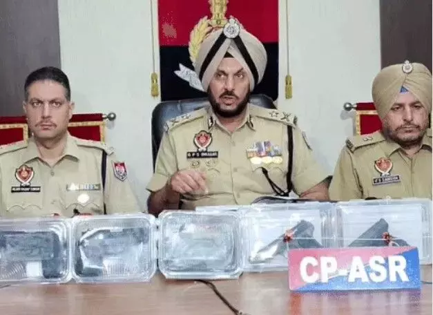 शांति व सौहार्द बिगड़ने की साजिश का खुलासा- जानलेवा हथियारों के साथ..