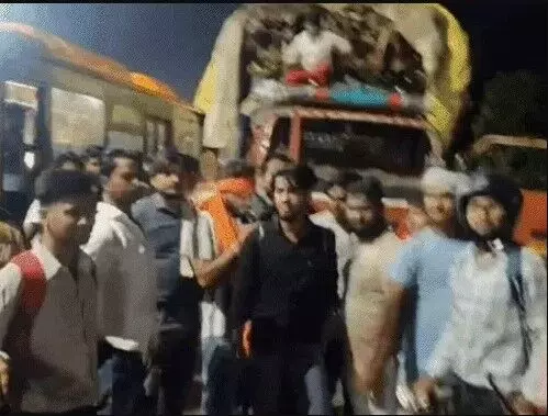 गोमांस व हड्डियों की आशंका को लेकर दो जगह बवाल- कैंटर में तोड़फोड़ ...