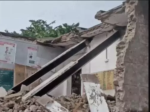 धमाके के साथ गिरा स्कूल का कमरा-पहले ही कर दिया गया था कमरा सील
