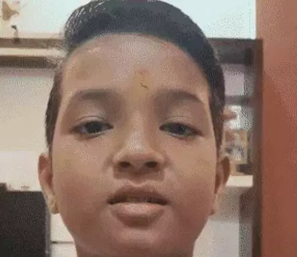 सातवीं का बच्चा संत प्रेमानंद से मिलने को पहुंचा वृंदावन- मां से सौ... सातवीं का बच्चा संत प्रेमानंद से मिलने को पहुंचा वृंदावन- मां से सौ...