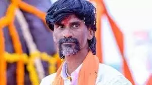 जरांगे-पाटिल ने मराठा आरक्षण पर शिंदे की चुप्पी पर उठाए सवाल जरांगे-पाटिल ने मराठा आरक्षण पर शिंदे की चुप्पी पर उठाए सवाल