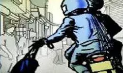 नकाबपोश लोगों ने चाकू की नोक पर स्कूली छात्रा से की लूट नकाबपोश लोगों ने चाकू की नोक पर स्कूली छात्रा से की लूट