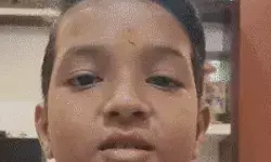 सातवीं का बच्चा संत प्रेमानंद से मिलने को पहुंचा वृंदावन- मां से सौ...