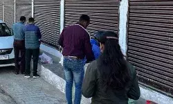 नगर निगम ने कई अवैध दुकानों को किया सीज नगर निगम ने कई अवैध दुकानों को किया सीज