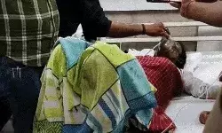 बाथरूम में टॉयलेट गई छात्रा को जिंदा जलाने की कोशिश-स्कूल में तोड़फोड़ बाथरूम में टॉयलेट गई छात्रा को जिंदा जलाने की कोशिश-स्कूल में तोड़फोड़