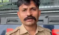 गुम हुए कुत्ते को लेकर RI ने कांस्टेबल पर उतारा नजला- की बेल्ट से पिटाई गुम हुए कुत्ते को लेकर RI ने कांस्टेबल पर उतारा नजला- की बेल्ट से पिटाई