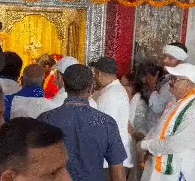आतंकी अलर्ट के बाद बदली राहुल की यात्रा की चाल-रोड शो कैंसिल-सीधे मंदिर