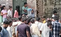 ग्रामीणों के साथ लगे गूगल मैप कर्मियों की जमकर कुटाई- बगैर सूचना.... ग्रामीणों के साथ लगे गूगल मैप कर्मियों की जमकर कुटाई- बगैर सूचना....