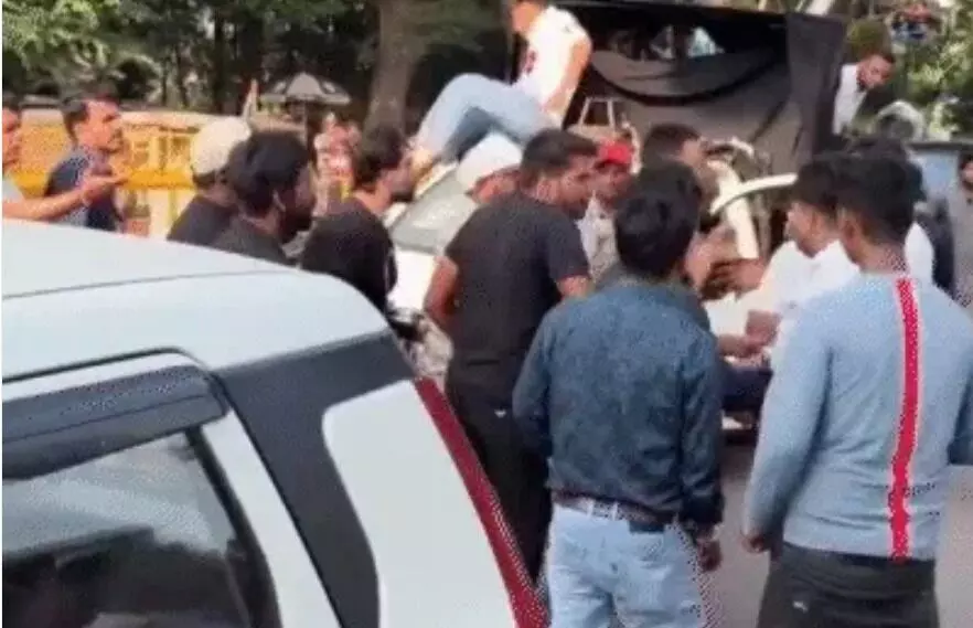 आयुष्मान खुराना की फिल्म की शूटिंग में बावल- क्रू के साथ मारपीट