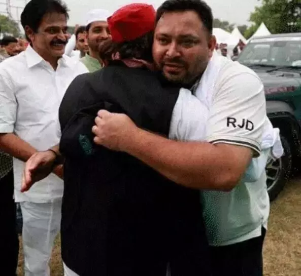 राहुल तेजस्वी के स्वागत में होगा लौंडा नाच- रोहिणी अखिलेश भी हुए शामिल राहुल तेजस्वी के स्वागत में होगा लौंडा नाच- रोहिणी अखिलेश भी हुए शामिल