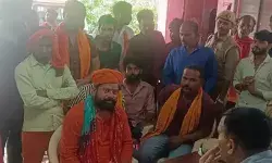 ईसाई समुदाय की प्रार्थना सभा में बवाल- भीड में एक का फूटा सिर ईसाई समुदाय की प्रार्थना सभा में बवाल- भीड में एक का फूटा सिर