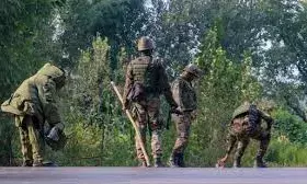 LoC के पास भारतीय सेना एवं आतंकियों के बीच एनकाउंटर जारी