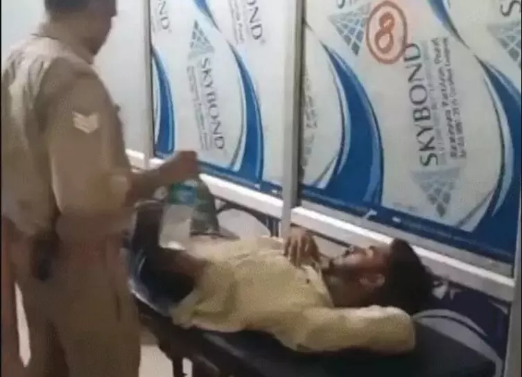 सलवार से गला दबाकर गर्लफ्रेंड का मर्डर- एनकाउंटर में पैर में लगी गोली सलवार से गला दबाकर गर्लफ्रेंड का मर्डर- एनकाउंटर में पैर में लगी गोली
