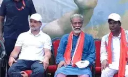 राहुल की वोटर अधिकार मार्च- बैरिकेडिंग लगाकर डाक बंगले पर रोकी भीड