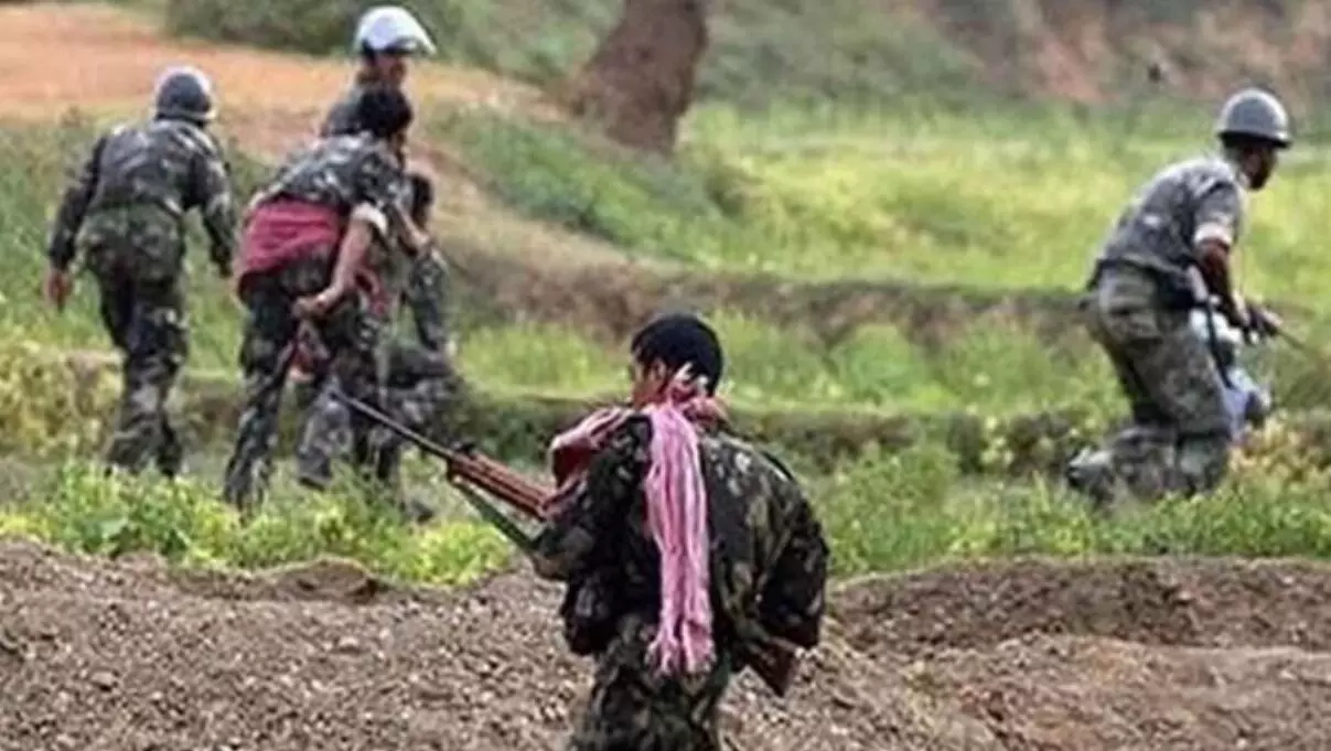 नक्सलियों का खूनी तांडव- गला काटकर दो ग्रामीणों का मर्डर नक्सलियों का खूनी तांडव- गला काटकर दो ग्रामीणों का मर्डर