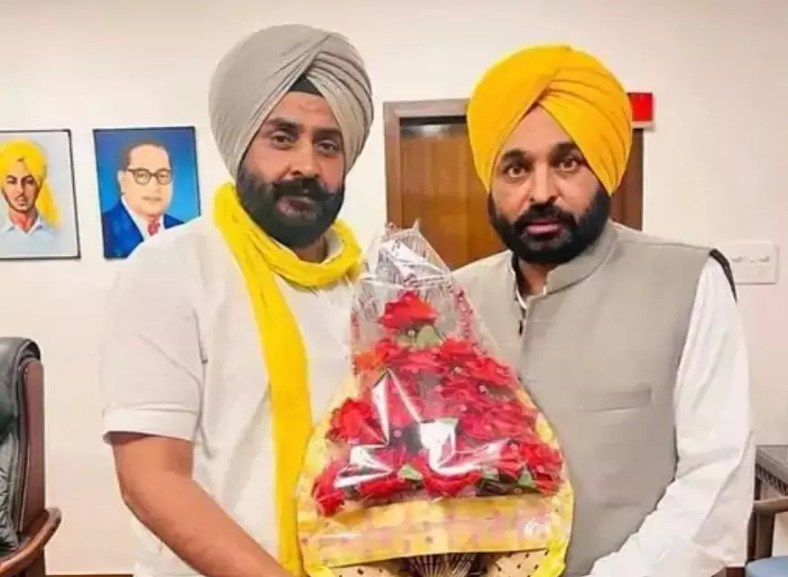 रेप मामले में गिरफ्तार AAP विधायक फरार-पुलिस पर चलाई गोलियां रेप मामले में गिरफ्तार AAP विधायक फरार-पुलिस पर चलाई गोलियां