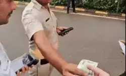 जापानी टूरिस्ट से रिश्वत- 3 ट्रैफिक पुलिस कर्मी सस्पेंड जापानी टूरिस्ट से रिश्वत- 3 ट्रैफिक पुलिस कर्मी सस्पेंड