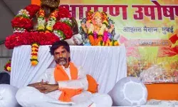 आंदोलन कर रहे जरांगे को नोटिस- शाम तक खाली करें आजाद मैदान