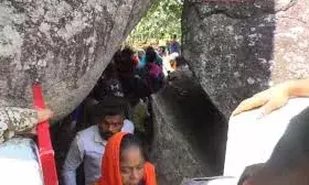 मां लिंगेश्वरी देवी मंदिर के कपाट खुलते ही श्रद्धालुओं की लगी लंबी कतार