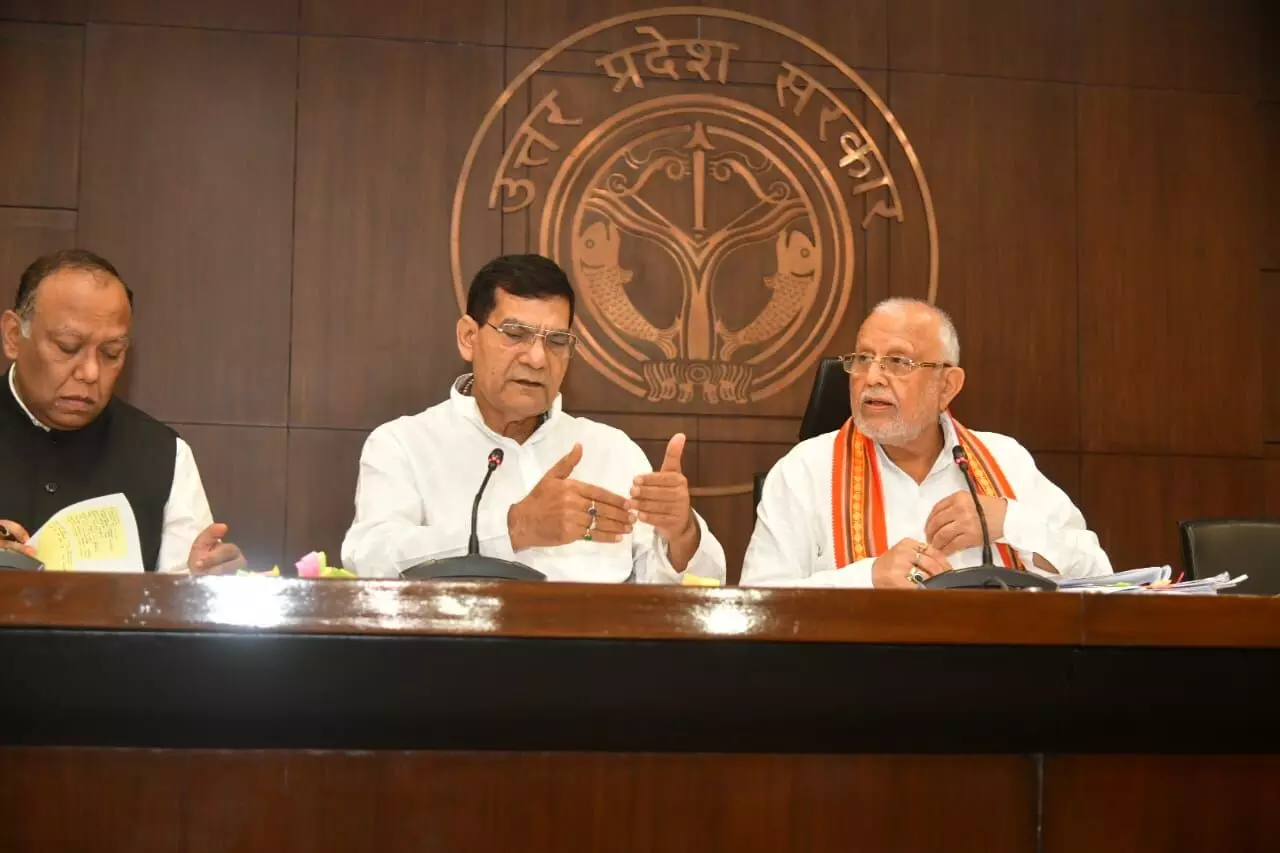 बोले मंत्री - UP मे शीघ्र प्रारंभ किया जाएगा इलेक्ट्रिक बसों का संचालन बोले मंत्री - UP मे शीघ्र प्रारंभ किया जाएगा इलेक्ट्रिक बसों का संचालन