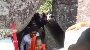 मां लिंगेश्वरी देवी मंदिर के कपाट खुलते ही श्रद्धालुओं की लगी लंबी कतार मां लिंगेश्वरी देवी मंदिर के कपाट खुलते ही श्रद्धालुओं की लगी लंबी कतार