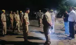 गर्दन काटकर ई रिक्शा चालक की हत्या-सिर काटकर सीट पर रखा