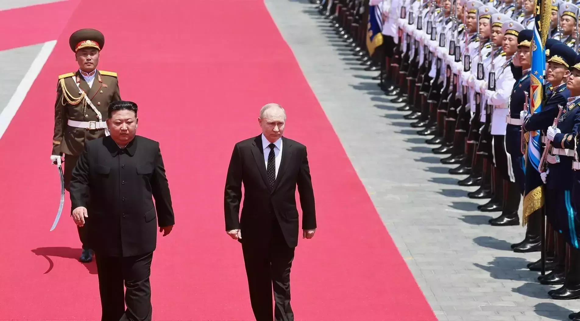 विजय दिवस परेड में शामिल हुए पुतिन, शाहबाज. ‘ट्रम्प ने कसा तंज’ विजय दिवस परेड में शामिल हुए पुतिन, शाहबाज. ‘ट्रम्प ने कसा तंज’