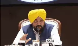 मुख्यमंत्री की बिगड़ी-तबीयत केजरीवाल संग बाढ़ग्रस्त इलाकों का दौरा रद्द मुख्यमंत्री की बिगड़ी-तबीयत केजरीवाल संग बाढ़ग्रस्त इलाकों का दौरा रद्द