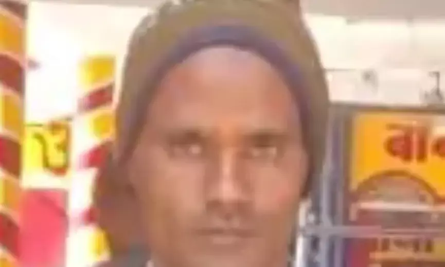 रात को खाना खाकर सोया कारोबारी सबेरे फांसी के फंदे पर लटका मिला