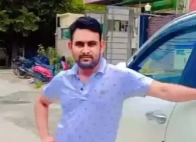तेज रफ्तार कार की टक्कर से ऑटो के उड़े परखच्चे- ड्राइवर की मौके पर मौत