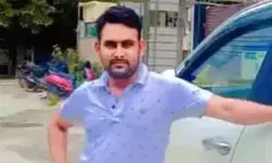 तेज रफ्तार कार की टक्कर से ऑटो के उड़े परखच्चे- ड्राइवर की मौके पर मौत तेज रफ्तार कार की टक्कर से ऑटो के उड़े परखच्चे- ड्राइवर की मौके पर मौत