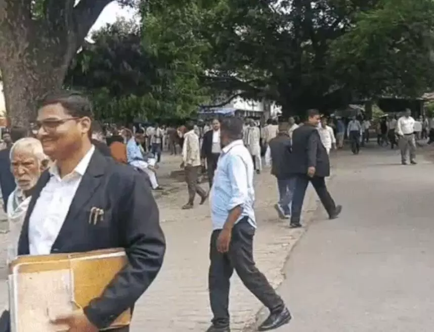 कचहरी में पड़े मिले लावारिस बैग के भीतर से निकला असलाह- सुरक्षा पर..