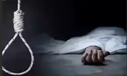 2 दिन से ठहरे युवक ने होटल के कमरे में लगाई फांसी- बाहर नहीं आने पर... 2 दिन से ठहरे युवक ने होटल के कमरे में लगाई फांसी- बाहर नहीं आने पर...