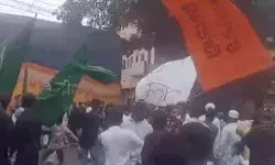 ईद के जुलूस में भगवा ध्वज पर लिखा इस्लाम- डीजे पर पाक आर्मी के गाने