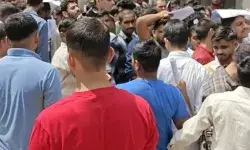 PET परीक्षा- मुन्नाभाई लगा हाथ- सॉल्वर दूसरे की जगह दे रहा था एग्जाम PET परीक्षा- मुन्नाभाई लगा हाथ- सॉल्वर दूसरे की जगह दे रहा था एग्जाम