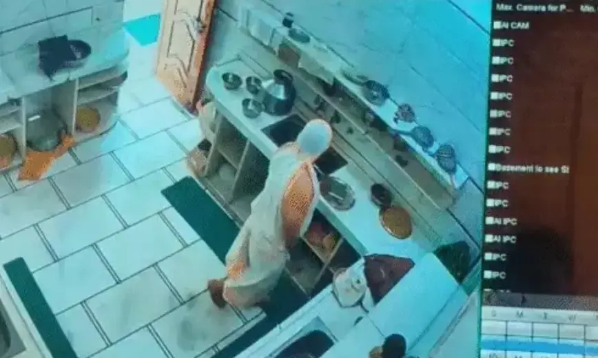 लालकिला से डेढ़ करोड़ का कलश चुराकर भागा शातिर लगा हाथ