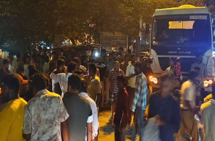गणपति विसर्जन यात्रा में भारी बवाल- दो समुदाय के लोग भिडे- मस्जिद से.. गणपति विसर्जन यात्रा में भारी बवाल- दो समुदाय के लोग भिडे- मस्जिद से..