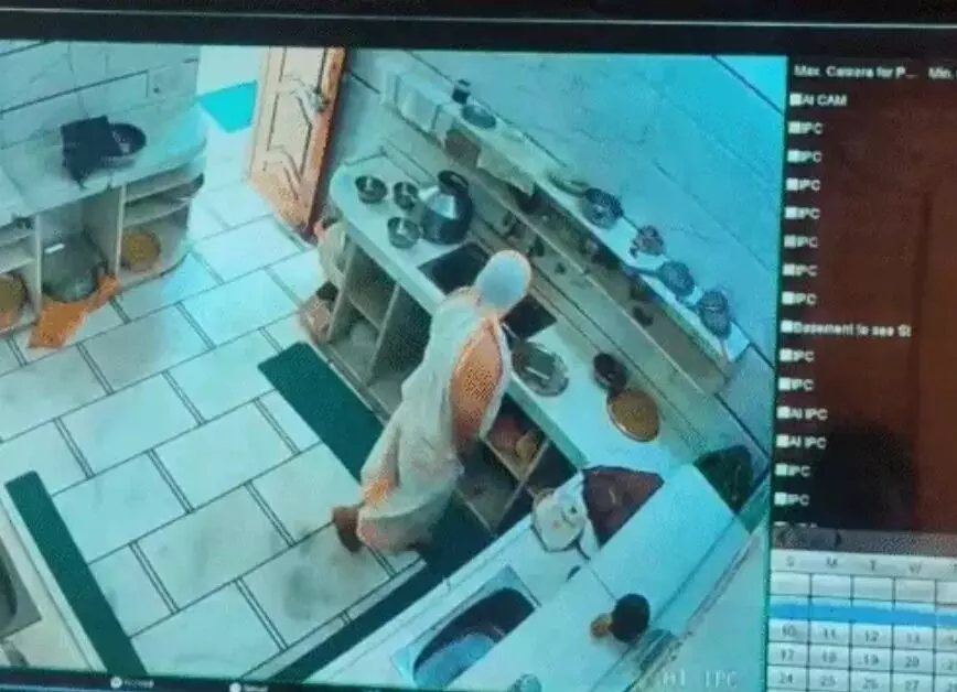 लालकिला से डेढ़ करोड़ का कलश चुराकर भागा शातिर लगा हाथ