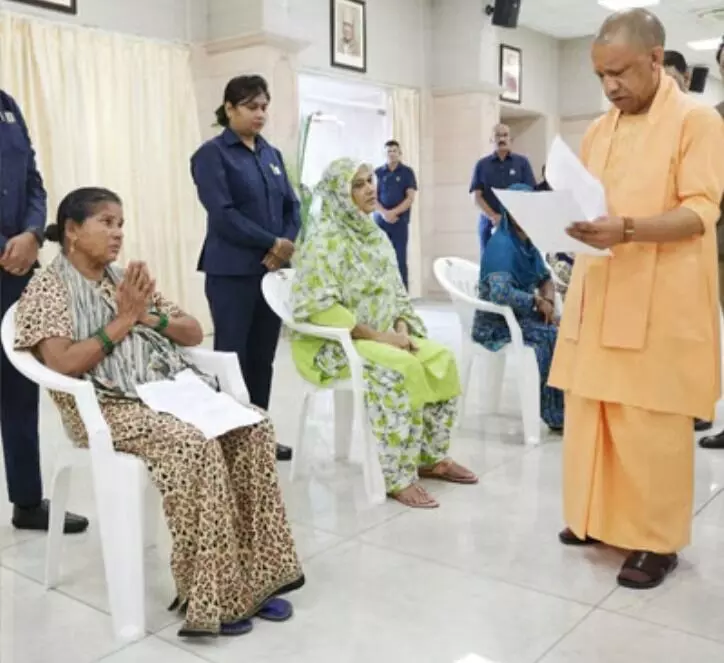 जनता दर्शन में योगी की अफसरों को नसीहत-आमजन के साथ ठीक रखें व्यवहार