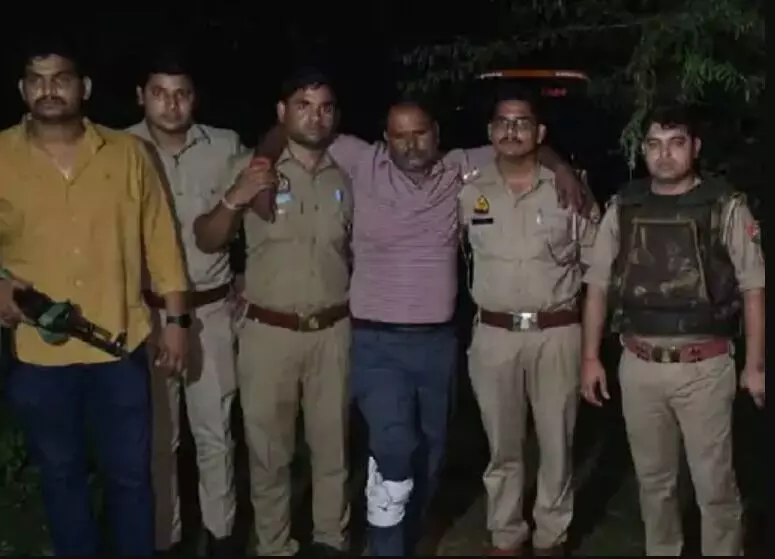 फौजी को पीटने वाले बदमाश बाप को गोली लगते ही बेटे का सरेंडर फौजी को पीटने वाले बदमाश बाप को गोली लगते ही बेटे का सरेंडर