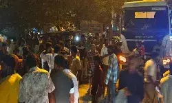 गणपति विसर्जन यात्रा में भारी बवाल- दो समुदाय के लोग भिडे- मस्जिद से.. गणपति विसर्जन यात्रा में भारी बवाल- दो समुदाय के लोग भिडे- मस्जिद से..