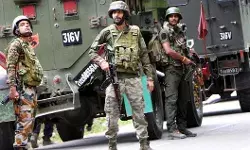 एनकाउंटर में आतंकी को ढेर कर ठिकाने लगाया- एक अफसर भी घायल एनकाउंटर में आतंकी को ढेर कर ठिकाने लगाया- एक अफसर भी घायल