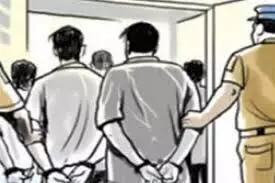 फर्जी वाहन फाइनेंस ठग गिरोह के आरोपी को पुलिस ने किये गिरफ्तार फर्जी वाहन फाइनेंस ठग गिरोह के आरोपी को पुलिस ने किये गिरफ्तार