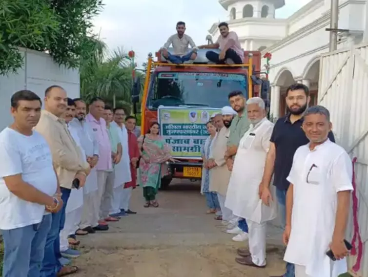 बाढ़ पीड़ितों की मदद को जाट महासभा ने बढ़ाया हाथ- भेजा राहत सामान बाढ़ पीड़ितों की मदद को जाट महासभा ने बढ़ाया हाथ- भेजा राहत सामान