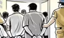 फर्जी वाहन फाइनेंस ठग गिरोह के आरोपी को पुलिस ने किये गिरफ्तार फर्जी वाहन फाइनेंस ठग गिरोह के आरोपी को पुलिस ने किये गिरफ्तार