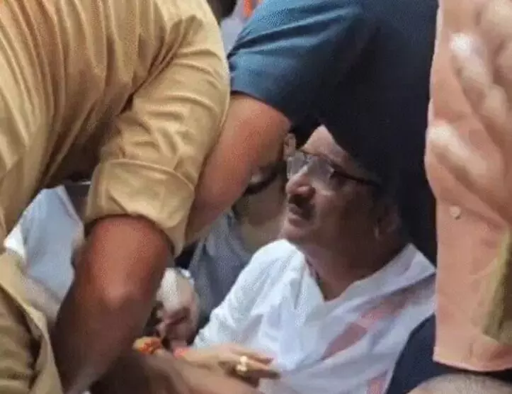मंत्री दिनेश ने रोका राहुल का रास्ता- पुलिस के साथ धक्का मुक्की मंत्री दिनेश ने रोका राहुल का रास्ता- पुलिस के साथ धक्का मुक्की
